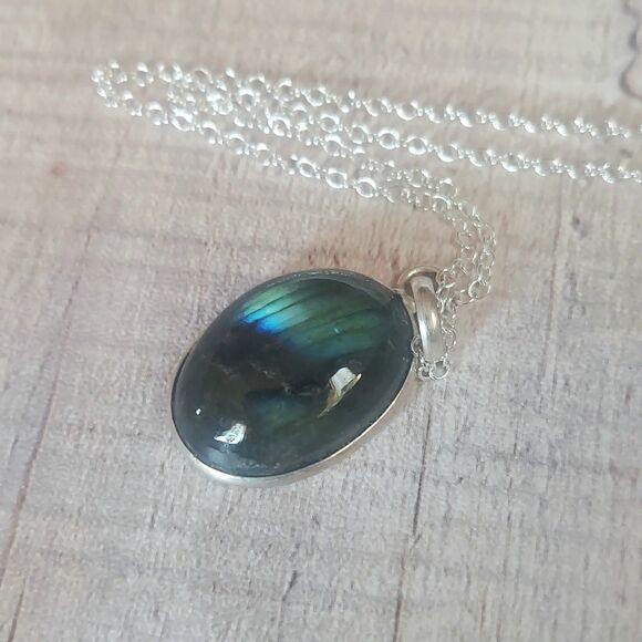 Labradorite Crystal Necklace Natural Gemstone Pendant - Picture 2 of 3